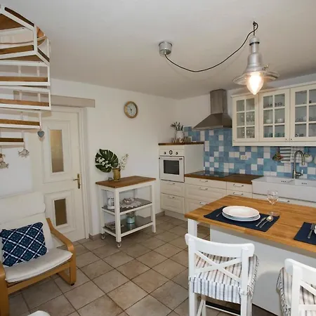 Lovely House With View Over Salt Pans Timor Secovlje